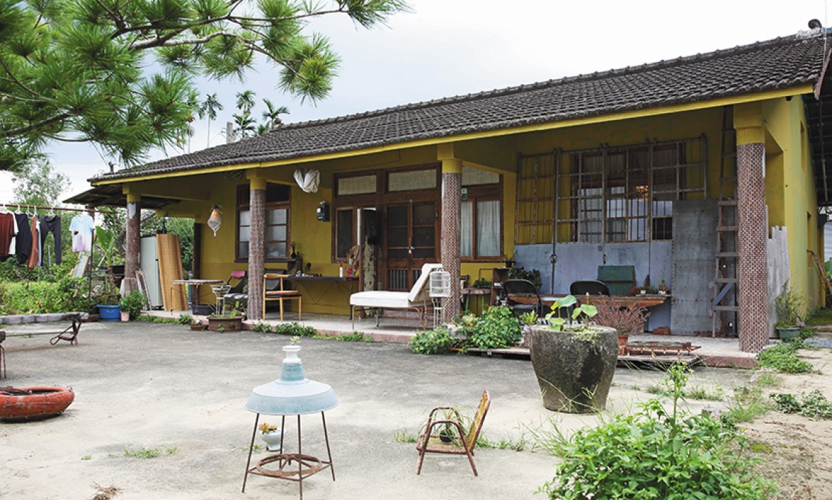 在嘉義番路鄉「Bless淺山房」用一杯咖啡或一壺茶，感受阿里山下小村隱匿的美好