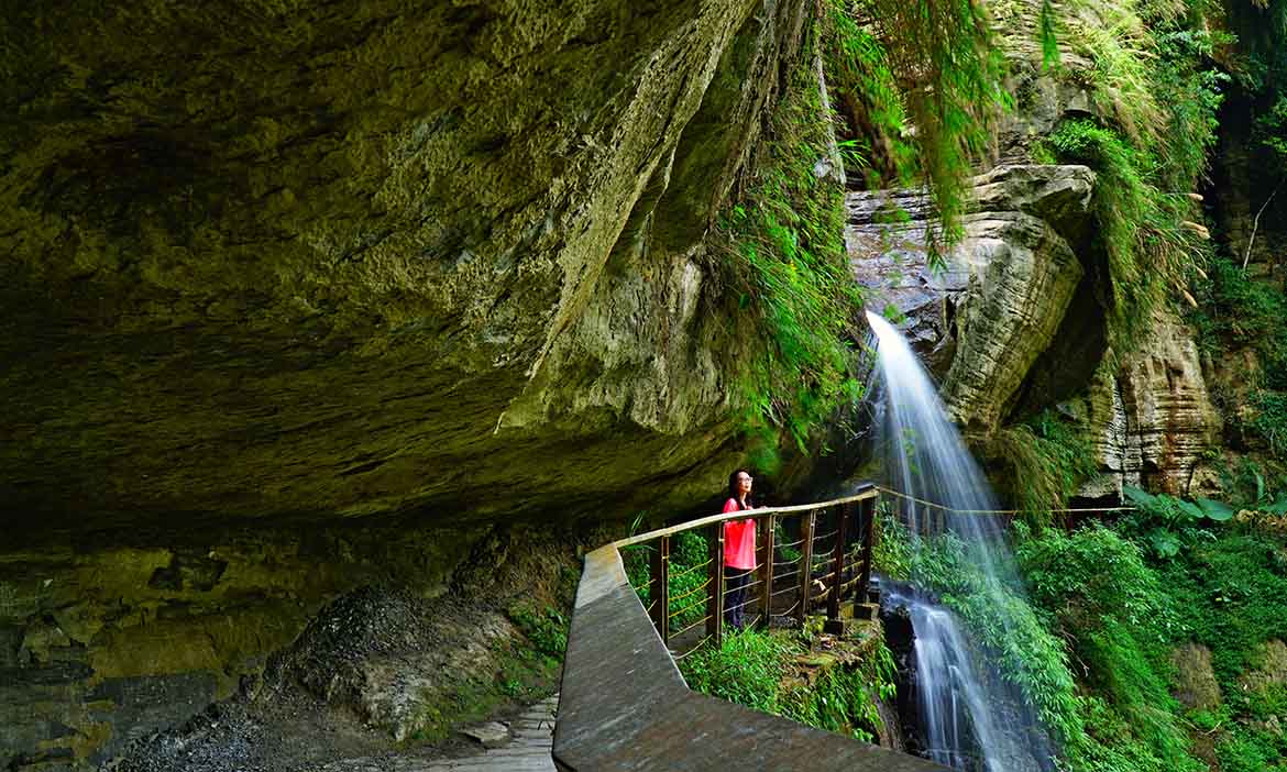 穿越飛瀑深壑，在嘉義梅山竹坑溪步道涼一下，瑞峰竹林喫茶 品味四季茶農料理