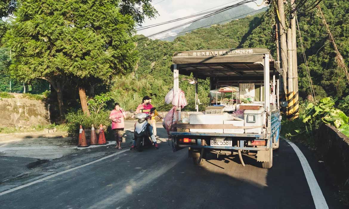 穿梭復興山區的行動雜貨店 不只承載生計，還有滿載人情味的採購清單