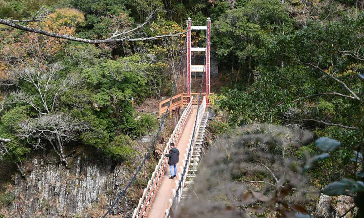 新竹尖石二日遊 玉峰村部落住一晚，沿途遼闊山巒陵線，凝聽老鷹溪步道溪流