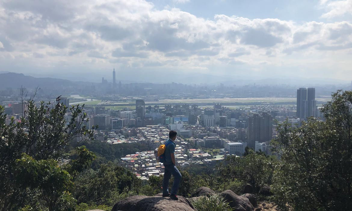 台北捷運文湖線一日遊｜內湖景點行程推薦，漫遊城市小秘境 尋金面山步道上的清代採石場