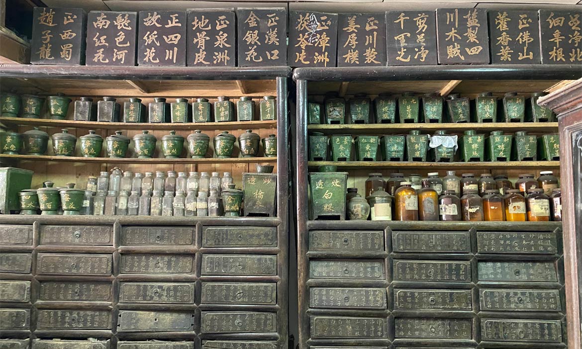 你去過「醫生街」嗎？從西醫館到中藥房，嘉義老醫院建築有故事