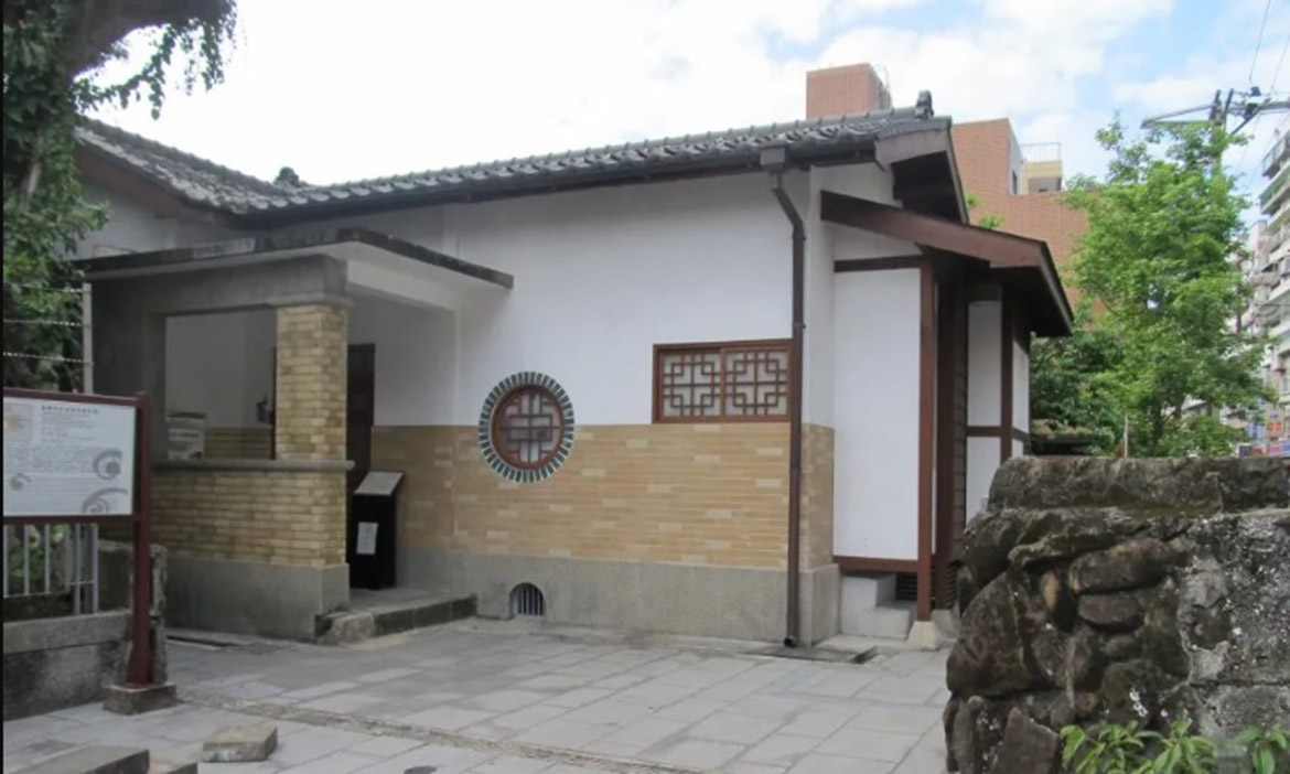 拼湊基隆市長官邸歷史片段，一度閒置的日式建築，曾是飽覽港灣風光之地