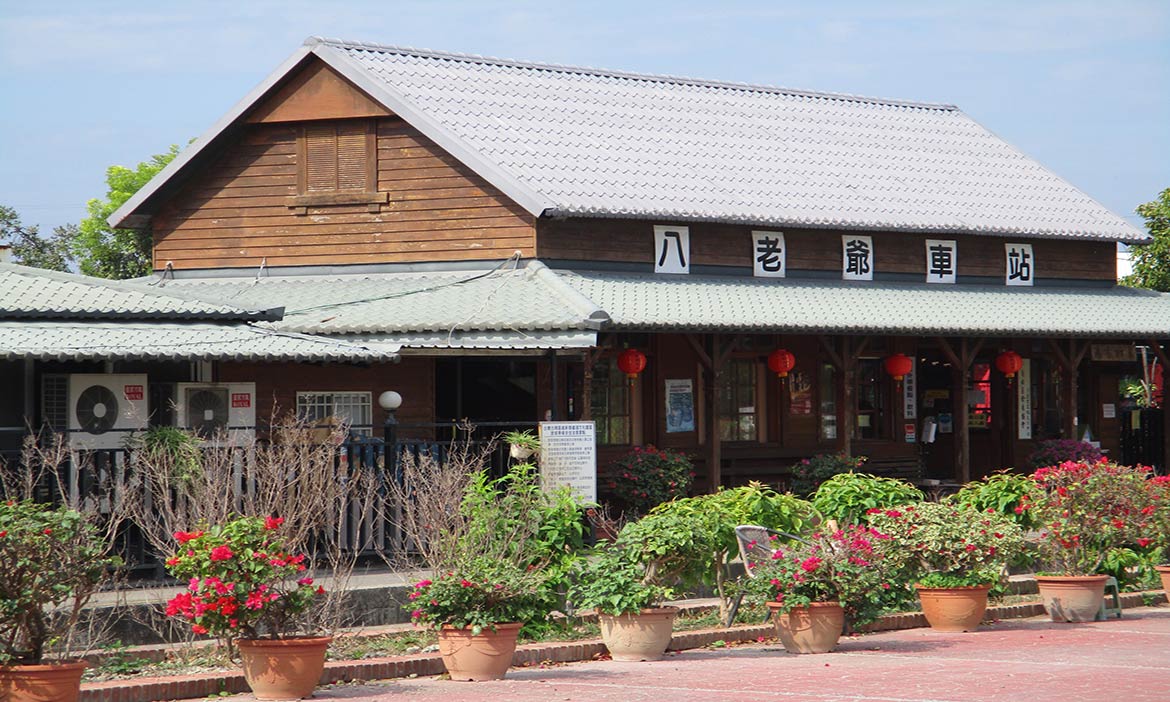 鮮乳產地曾是稻田蔗園，造訪台南柳營「乳牛的家」，糖鐵車站體驗農牧文化