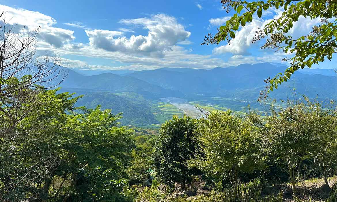 站上台東都蘭山眺看風景，「美人山秘境」體驗在地生活，感受愜意山林風情