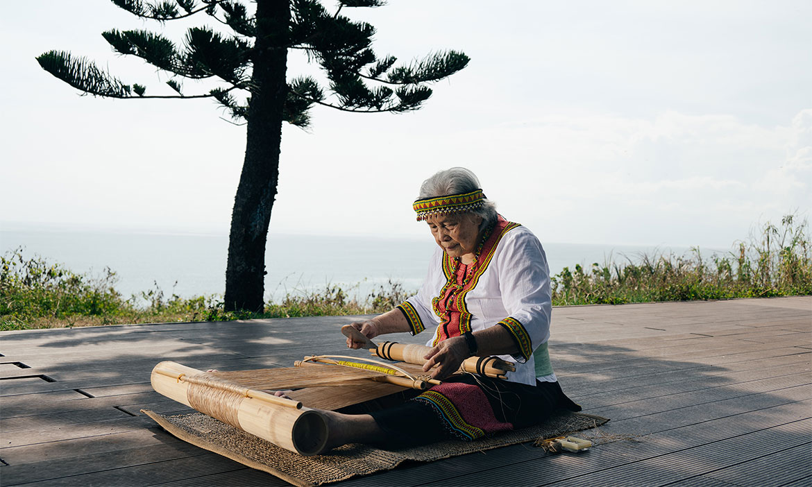 一絲一縷織起噶瑪蘭族記憶，花蓮豐濱「新社香蕉絲工坊」傳承失而復得的工藝文化