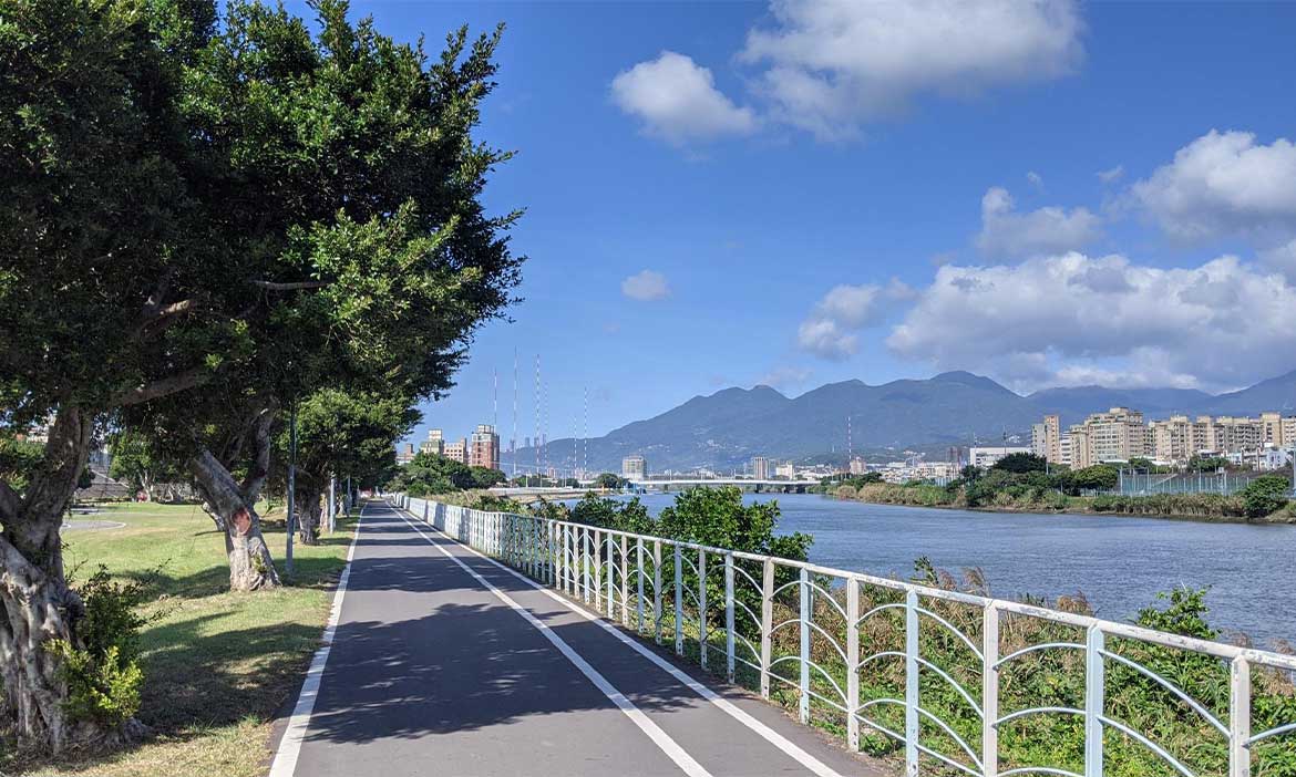 精選雙北10條水岸慢跑10K路線｜是河濱公園自行車路線，也是賞景練跑路線