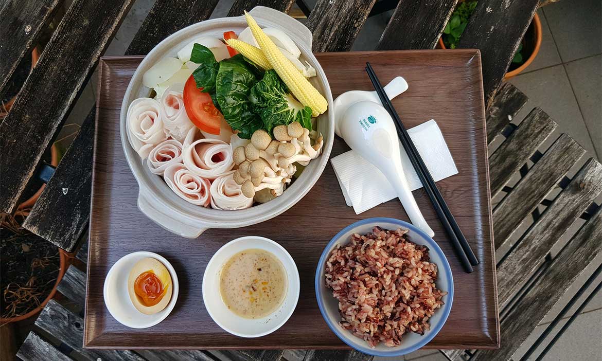 高雄鳥松「馨窩良行」誠意出菜，超限量「豬肉白玉蘿蔔燉鍋」，品味冬季好味道