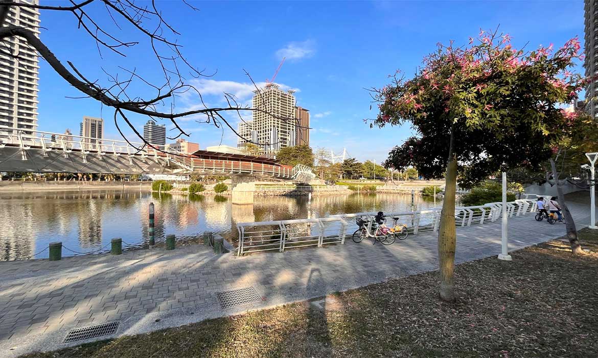 漫遊高雄都會日常，造訪旗津、衛武營、北柴山步道，來趟說走就走的旅行