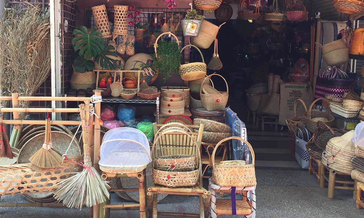 走進嘉義古早柑仔店，記錄老派購物日常，探尋懷舊記憶與鄰里人情