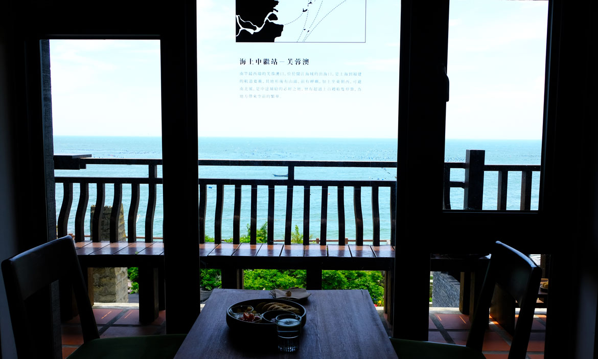 馬祖南竿島一處能坐下好好沈澱的地方，西尾半島物產店以食物連結在地日常