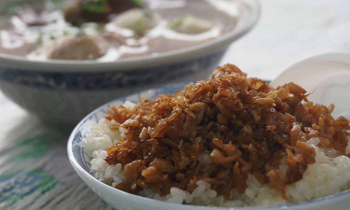 苗栗市兩天一夜旅行提案｜來碗客家糯飯、尋找韭菜醬油蹤跡，踏上大口咀嚼的嗜香之旅