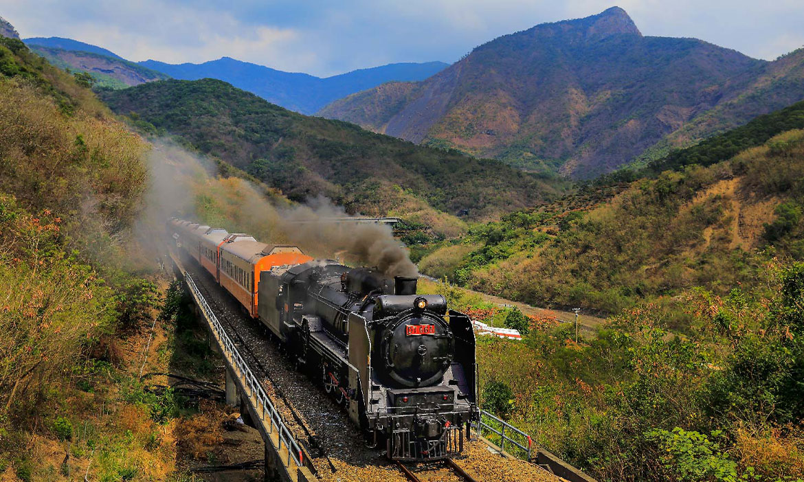 穿梭在大山大海間，收錄台灣鐵道人文軌跡《南方，寂寞鐵道》6月9日全台上映