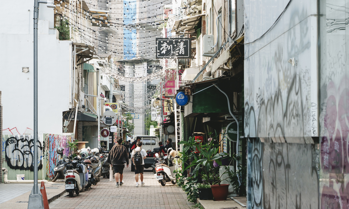 重返玉竹商圈風格時代，在地店家帶路，深入高雄潮流文化與他們的產地