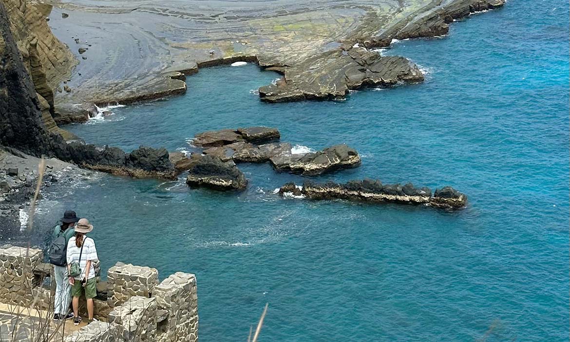 蒐集澎湖島嶼魅力風景，看夏夜花火、賞地質美景，在海風中與燕鷗相遇
