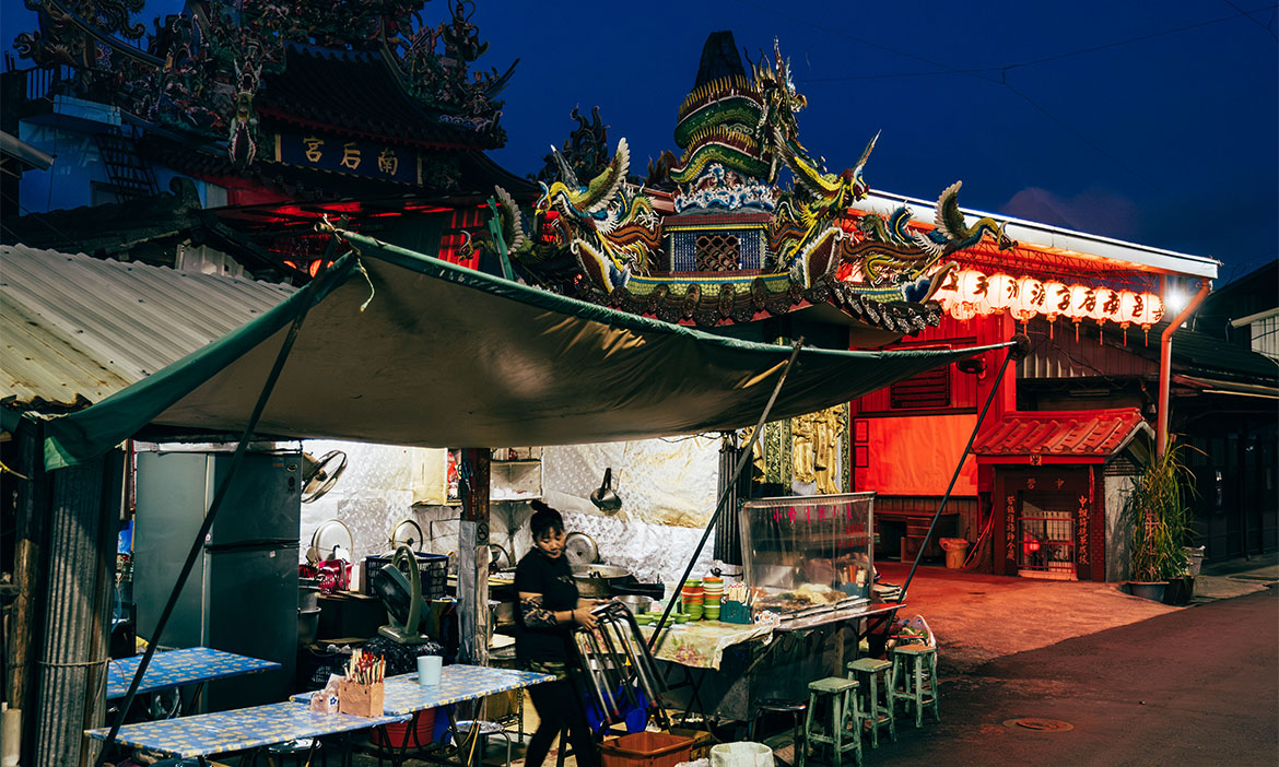 嘉義市南田市場深夜開市，體驗曙光前的生猛幹練，夜幕褪去的親民悠閒