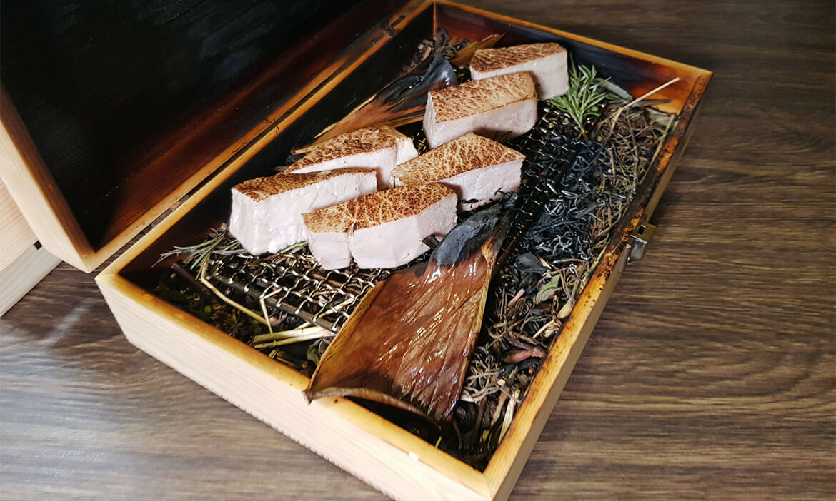 隱身高雄街巷預約制餐廳，無法定義的「沐 創作季節料理」，島嶼食材美味沒有框架