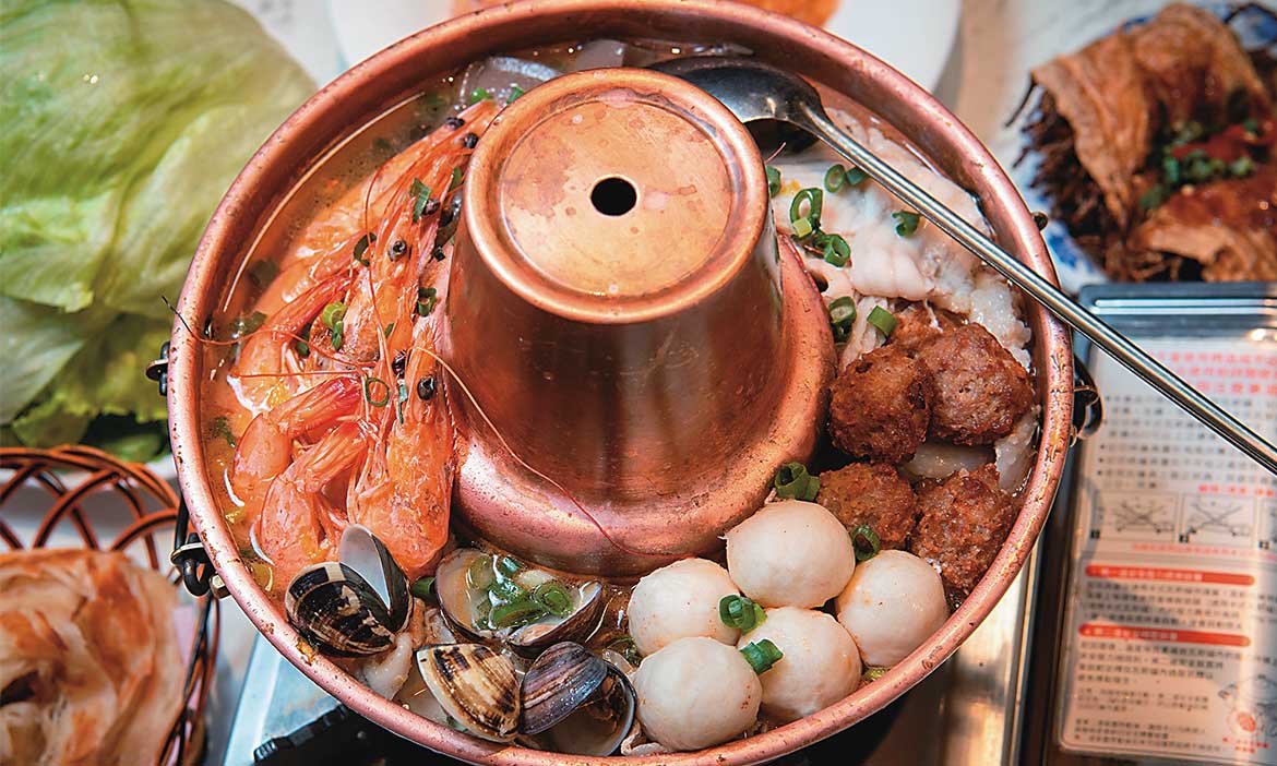 來台北公館嚐職人手路菜，在「順園小館」和「峨嵋川菜」，吃進飄香數十載好滋味