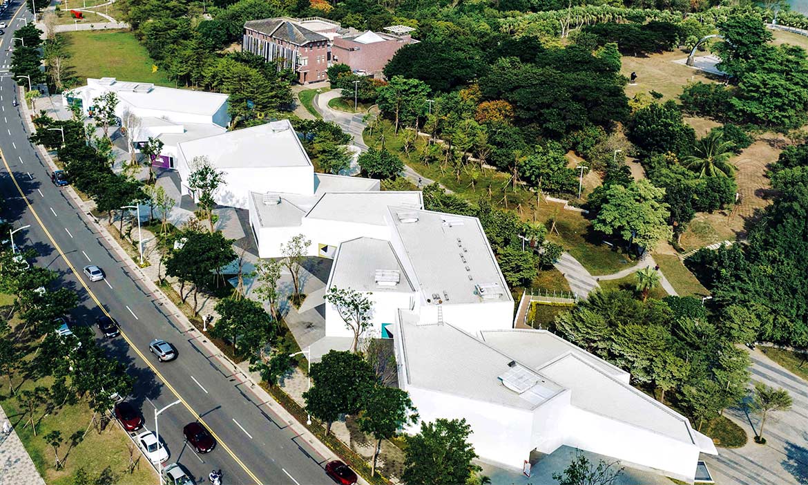 高雄內惟藝術中心 全新跨域生活美學場館，沉浸在沒有藩籬與邊界的藝術體驗