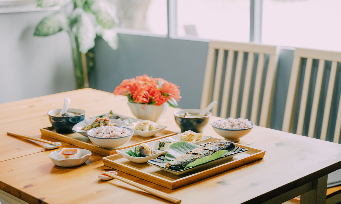 宜蘭蘇澳漁港小村的好食風景，消暑咖啡、冷泉製麵與友善食堂，滿滿心意與手藝