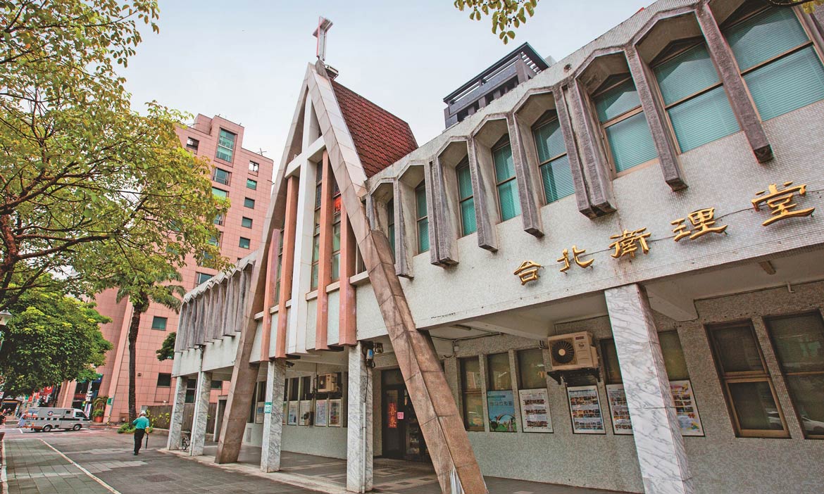 台北宗教特色建築巡禮｜踏上大安天堂路感受耶誕氛圍，放鬆身心的步行朝聖路線