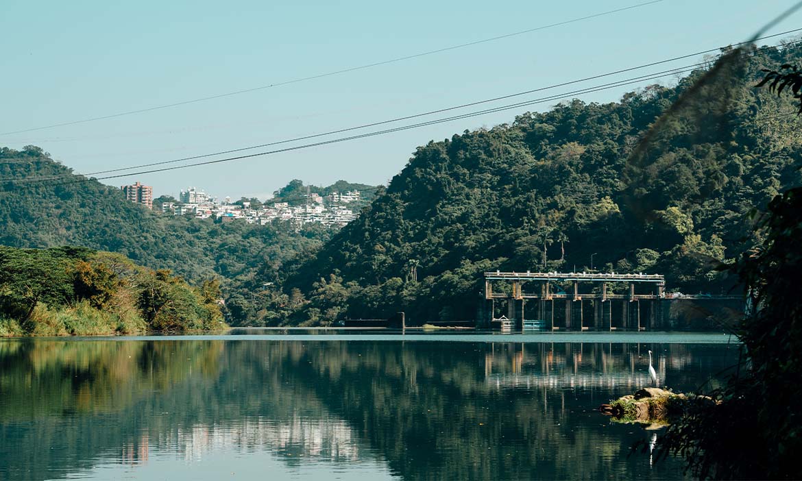 踏查新店溪流域，拜訪最古老的水力電廠，走一趟台北水源地的文化路徑