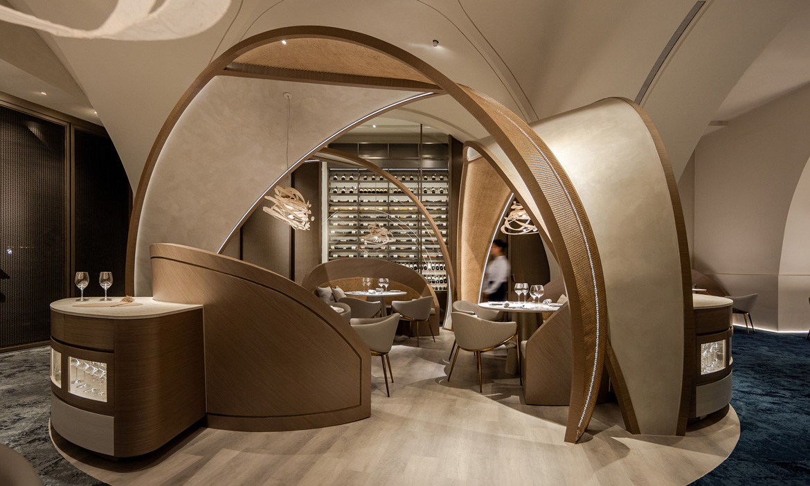 延伸到空間的永續餐桌，到高雄前鎮餐廳「THOMAS CHIEN Restaurant」來趟味覺航行