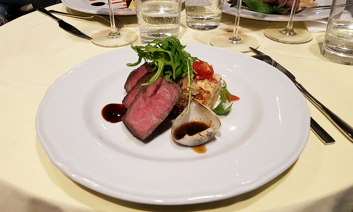 咖啡廳裡的私廚饗宴，走進高雄左營「胖尼咖啡」，品味義式風情食味創作