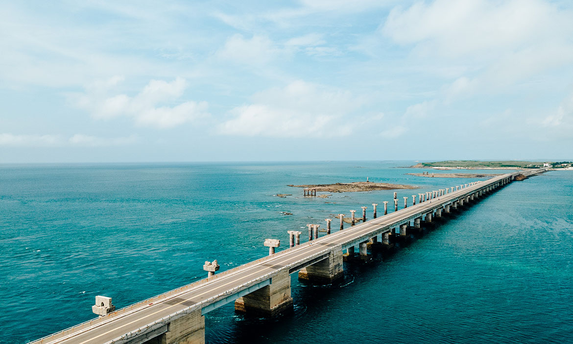 起行澎湖獨特跨海馬拉松，菜宅、砲台、造船廠，在淡季裡發現不一樣菊島