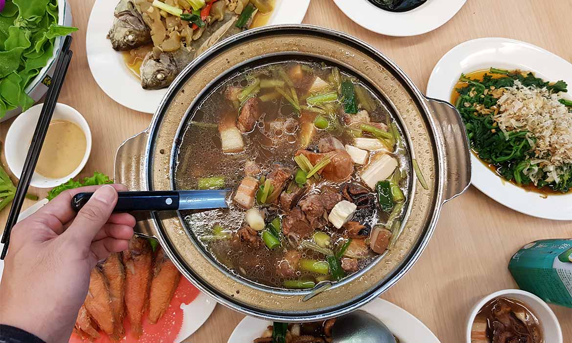 一探高雄移民飲食文化，品嚐產地直送「澎湖海鮮」，與時代交織的美味