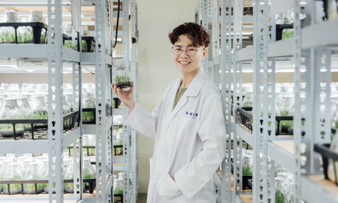 專訪百大青農謝蕙雯——組培育苗專業分工，為傳統中草藥闢出新路