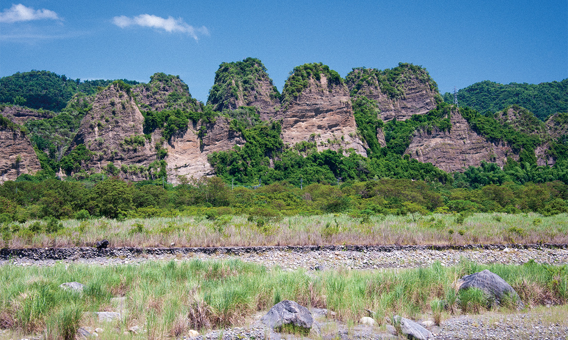 高雄六龜輕旅行｜探見佇立荖濃溪畔的百年動力，到寶來溫泉舒心、遠眺十八羅漢山