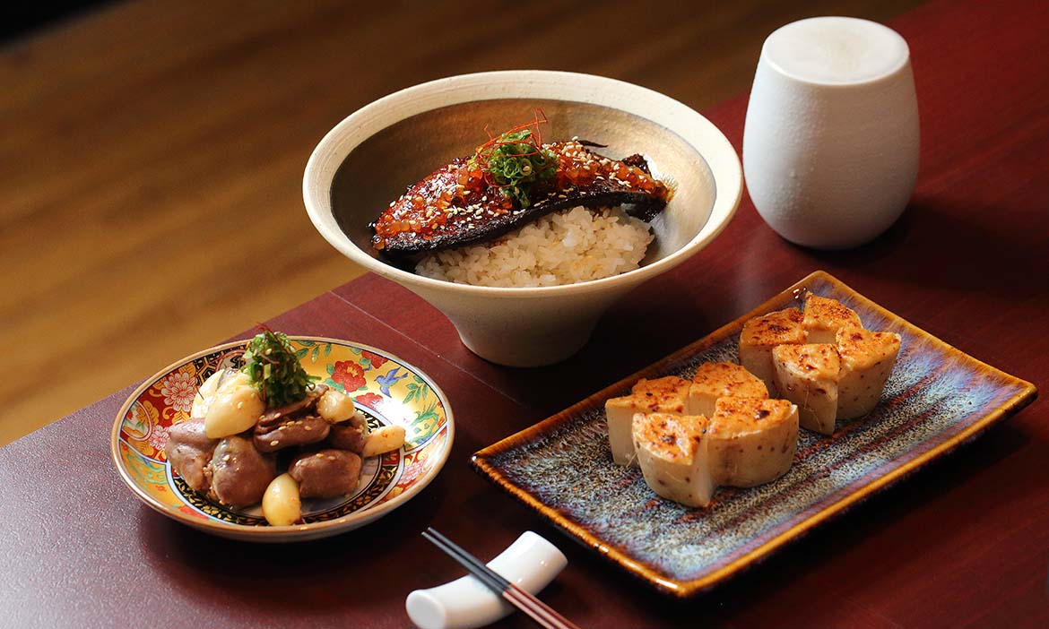 岡山捷運美食巡禮｜岡山不只有羊肉爐！從米其林指南入選食堂到老字號小吃一次滿足