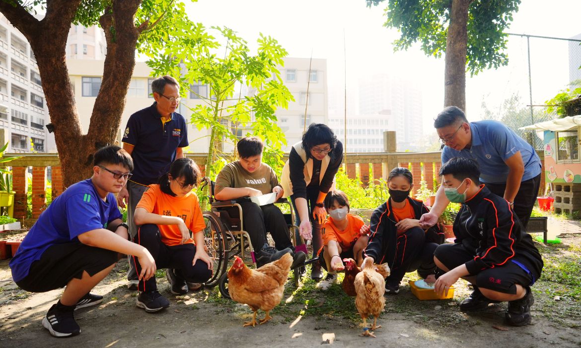 以愛為名，從學校出發走入社區，高雄特教學校、嘉義義竹國中，與地方共融共好