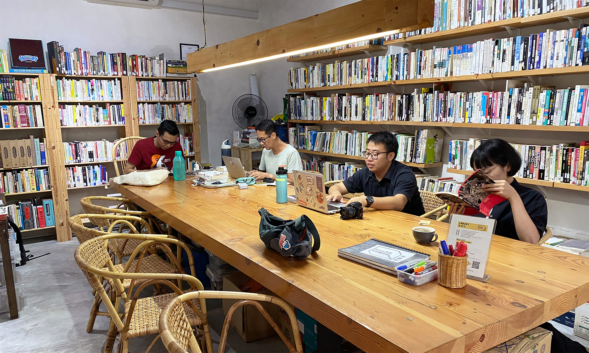 入境檳城遨遊書海，「共思社」交流書本也串聯社群，小空間裡碰撞思想、實踐共享精神