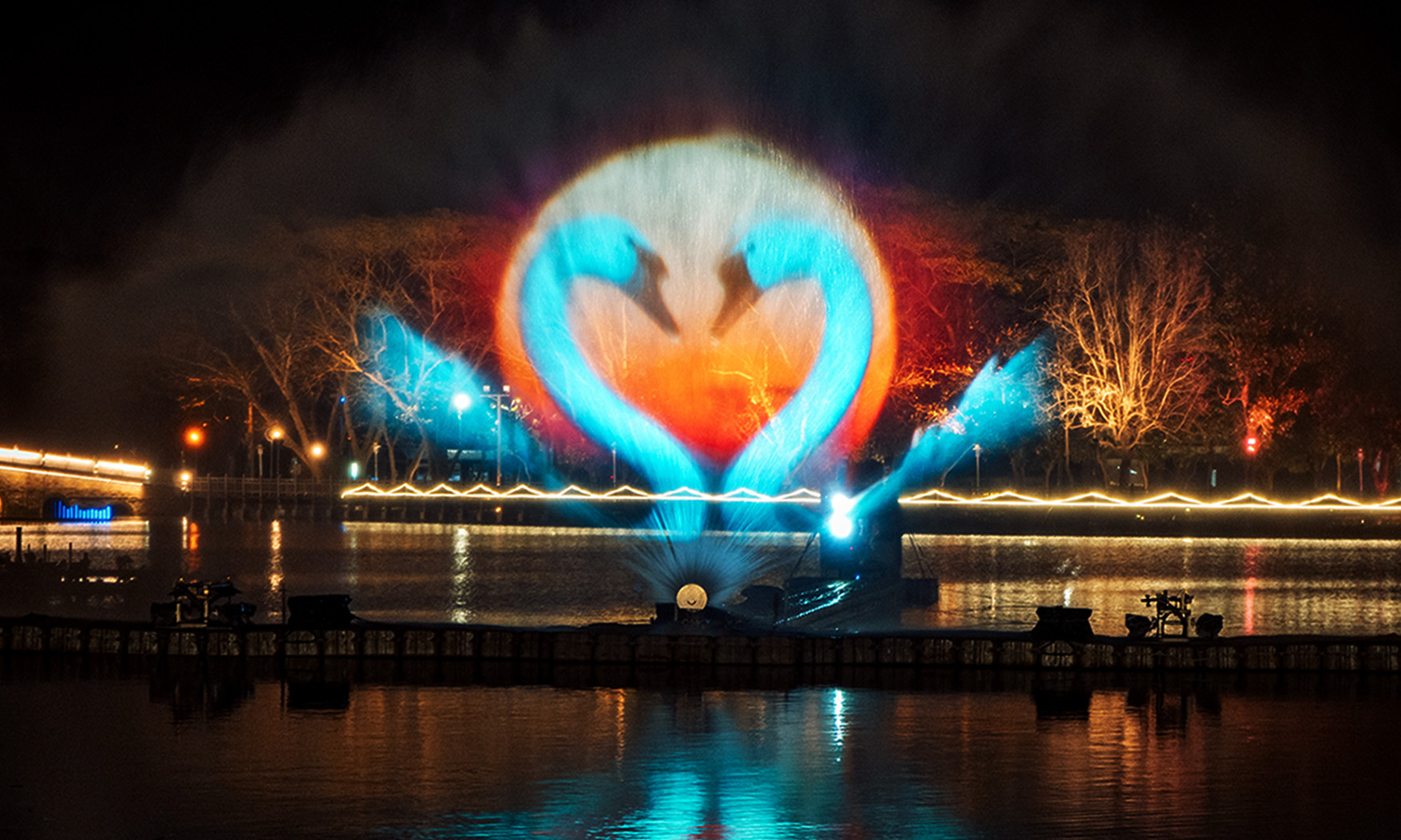 2025新營波光節｜漫步天鵝湖公園光影水岸，光影作品實景、展期資訊、交通資訊一次看