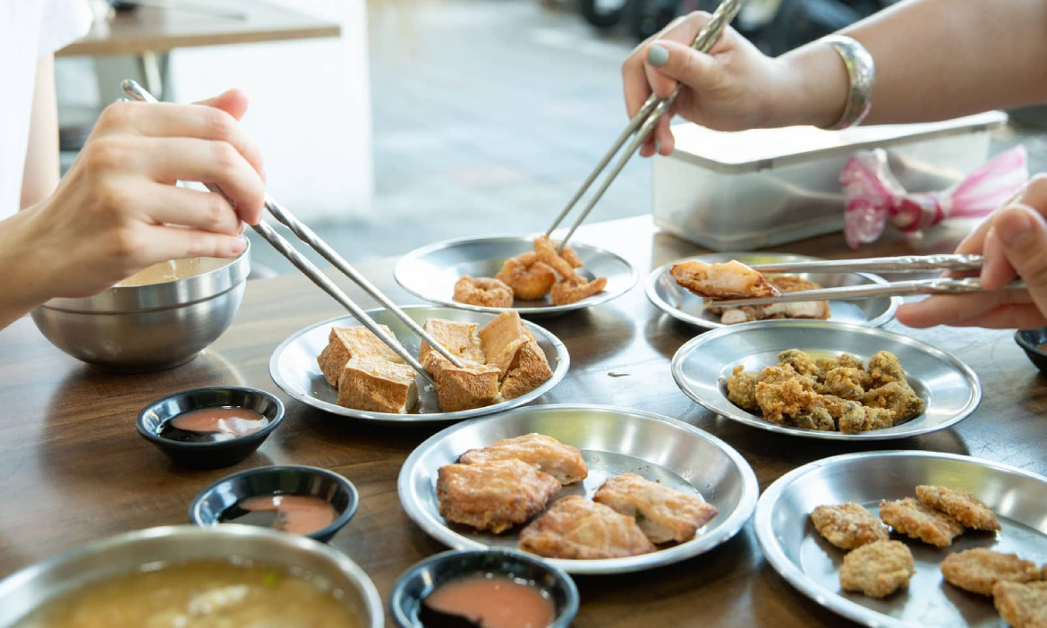 台北大稻埕4間台式早餐精選｜早起才吃得到的無名麵店、油飯搭配半熟蛋的銷魂滋味