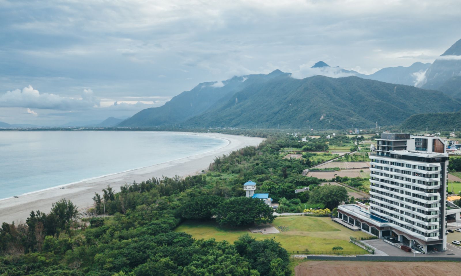 聽海浪、踩礫石、敬自己一杯茶：在太平洋第一排，煙波花蓮太魯閣的溫柔「太平洋處方箋」