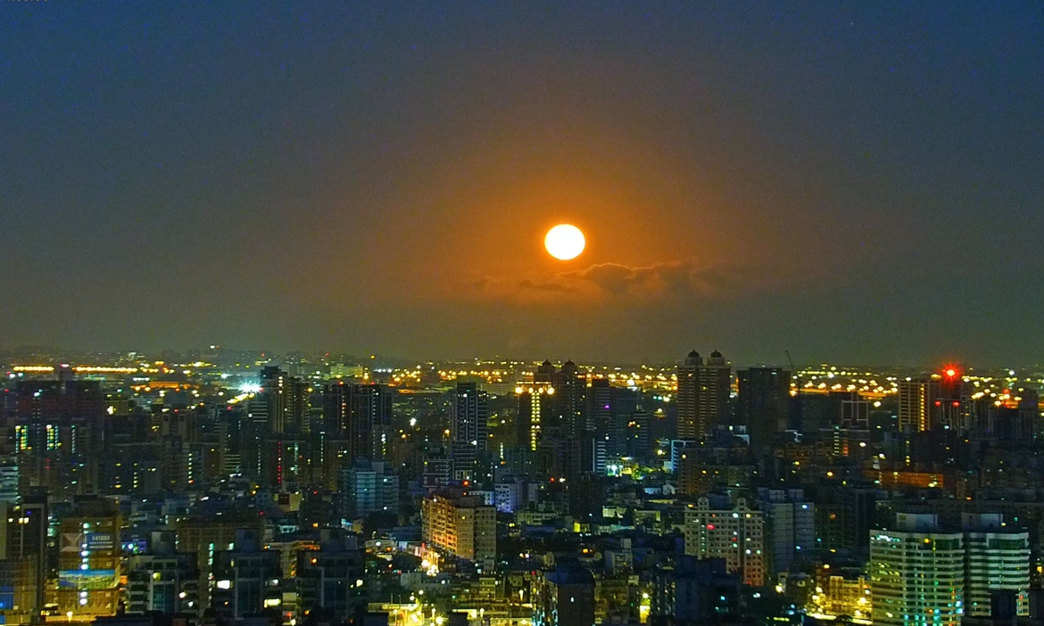中秋節哪裡賞月？桃園最美月色景點推薦，水庫映月、山林星空、市區夜景各有特色
