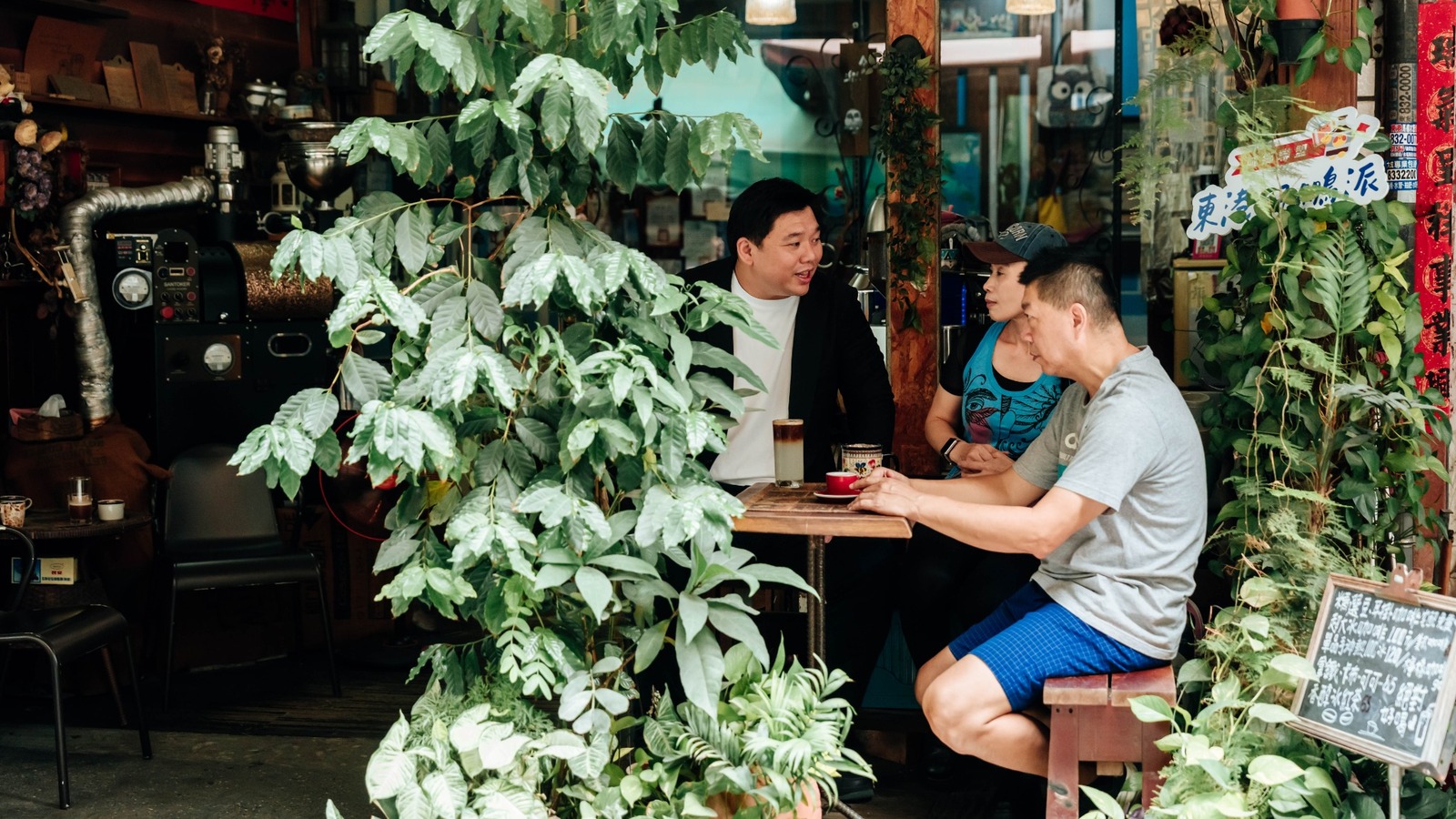浪潮之後的共好，東港老店的溫柔革命
