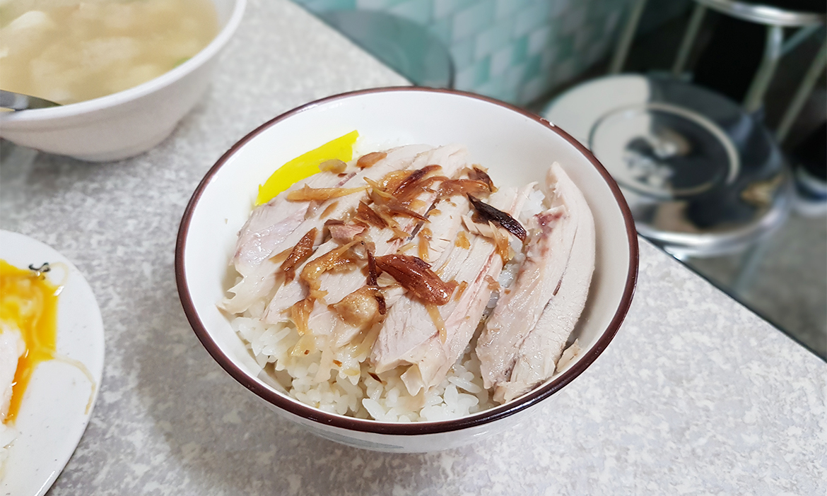 小吃偵探出任務—走過半世紀的阿溪火雞肉飯，來碗「雞片飯」感受清晨限定的嘉義滋味
