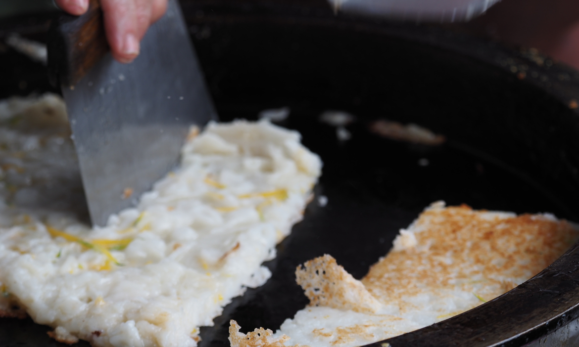 你吃過「粉漿式菜頭粿」嗎？和常見的蘿蔔糕差在哪？解密蘿蔔香、皮薄脆的屏東特有小吃
