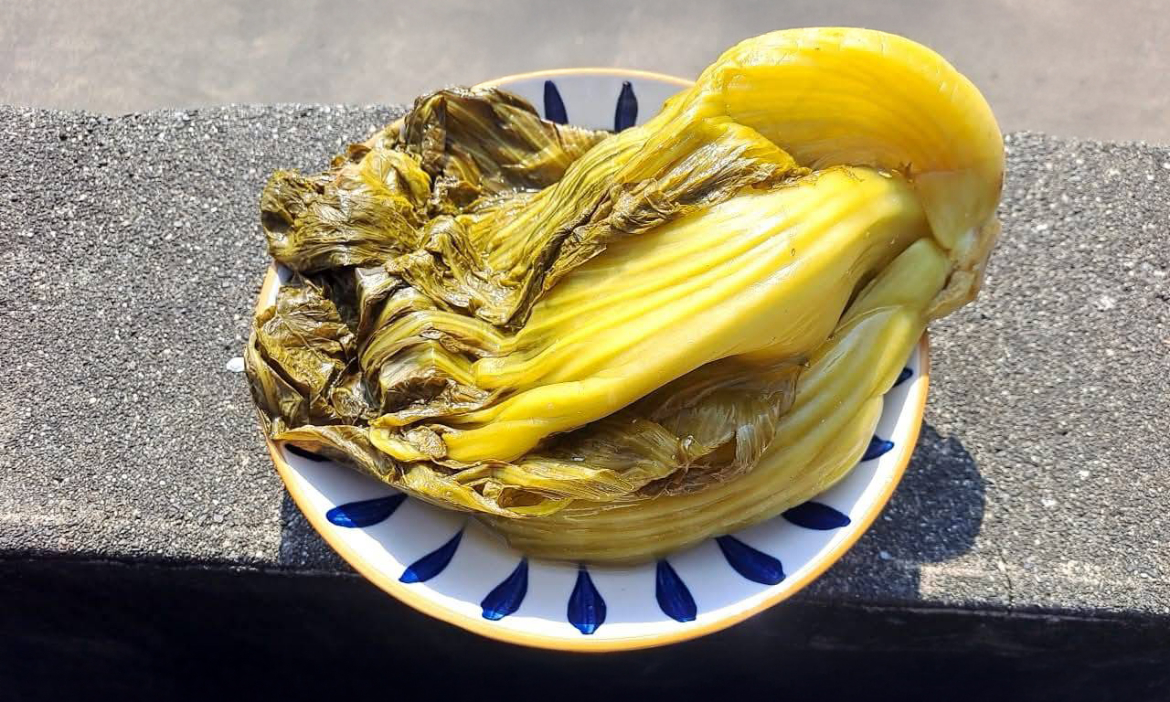 芥菜如何成為福菜、梅乾菜？前往「酸菜故鄉」雲林大埤，嚐時光與日光造出的淡雅酸香