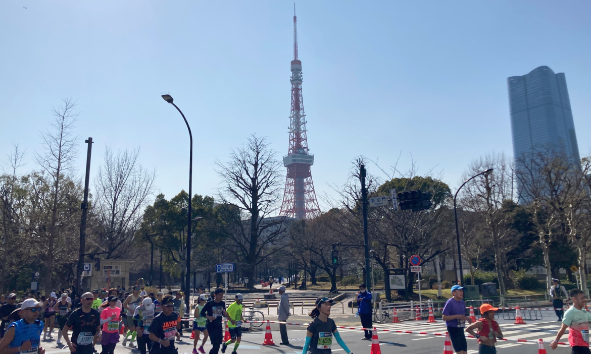 借鏡東京馬拉松｜一場路跑賽事體驗城市文化，從志工、賽道路線、日式應援感受元氣之城