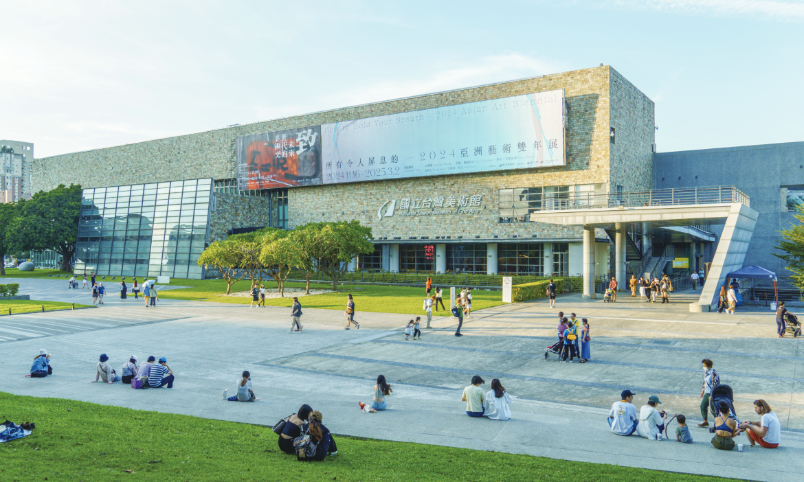 台中市區景點推薦｜漫遊審計新村與台中公園，逛科博館、國美館一站式補足科學與美感