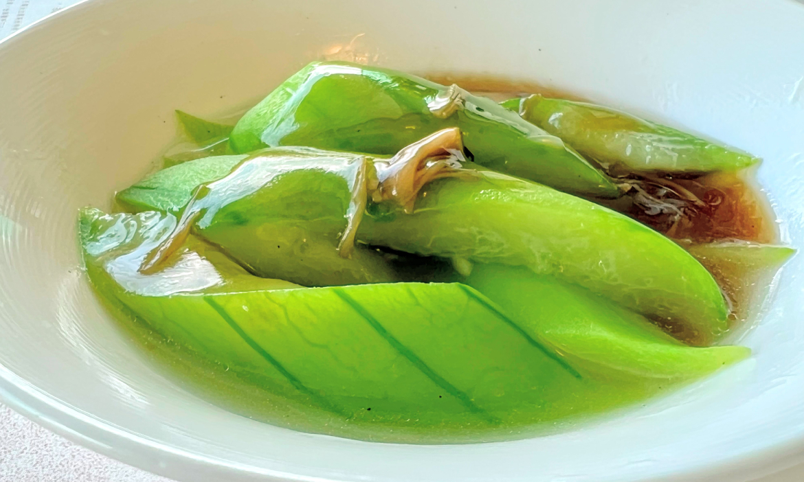 夏季消暑「國民蔬菜」絲瓜鮮嫩可食，老熟亦有大用，從瓜裡悟出千絲萬縷的人生哲學