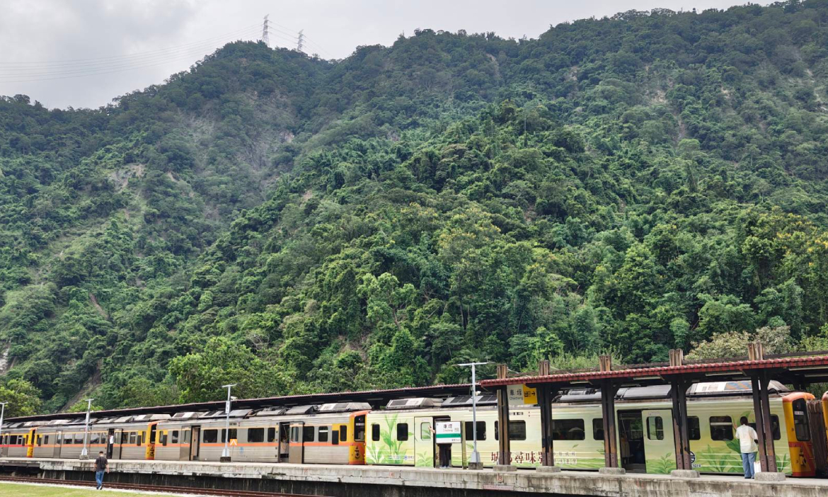 集集線彩繪列車「城鄉尋味號」首航！駛入12條地方產業廊帶，來場五感體驗文化旅程