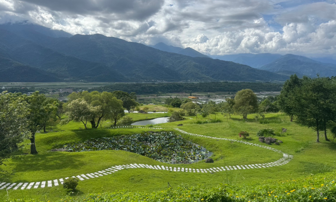 來場療癒身心的花蓮玉里慢旅，置身稻浪驛站、靜心沉浸禪寺，深入瓦拉米步道聽山呼吸