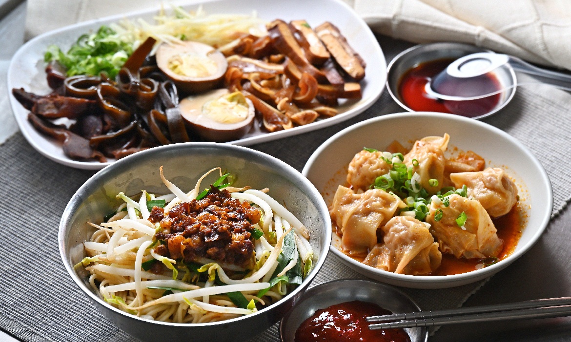 蒐集台鐵高雄機廠周邊3家美食推薦，古早味麵店、烘焙、家常菜，品味港都人情的在地滋味