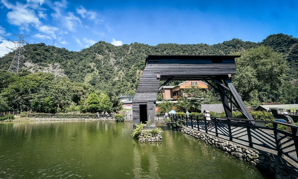 全線復駛的集集線鐵道旅行，深入「山中小台北」車埕，探尋水力發電與木業的百年故事